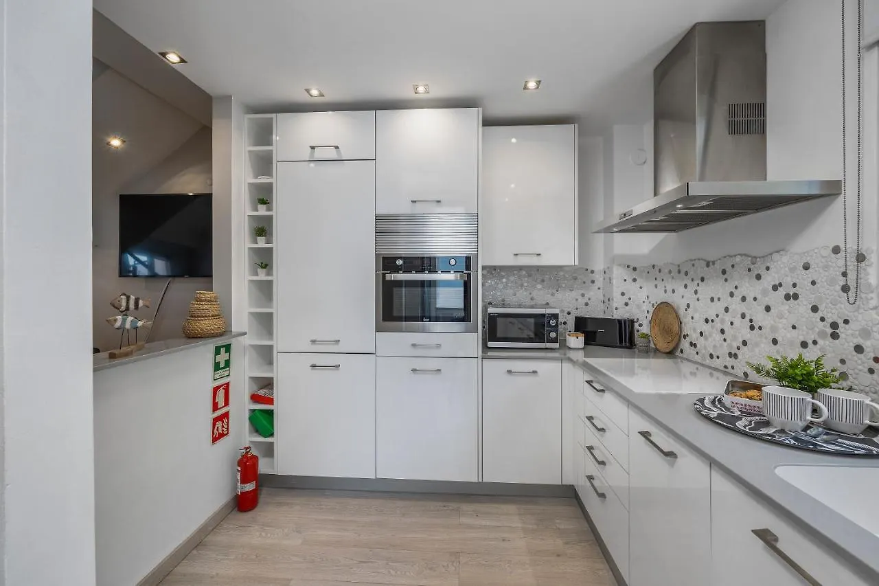Renovated Vilamoura Penthouse Near Marina & Beach