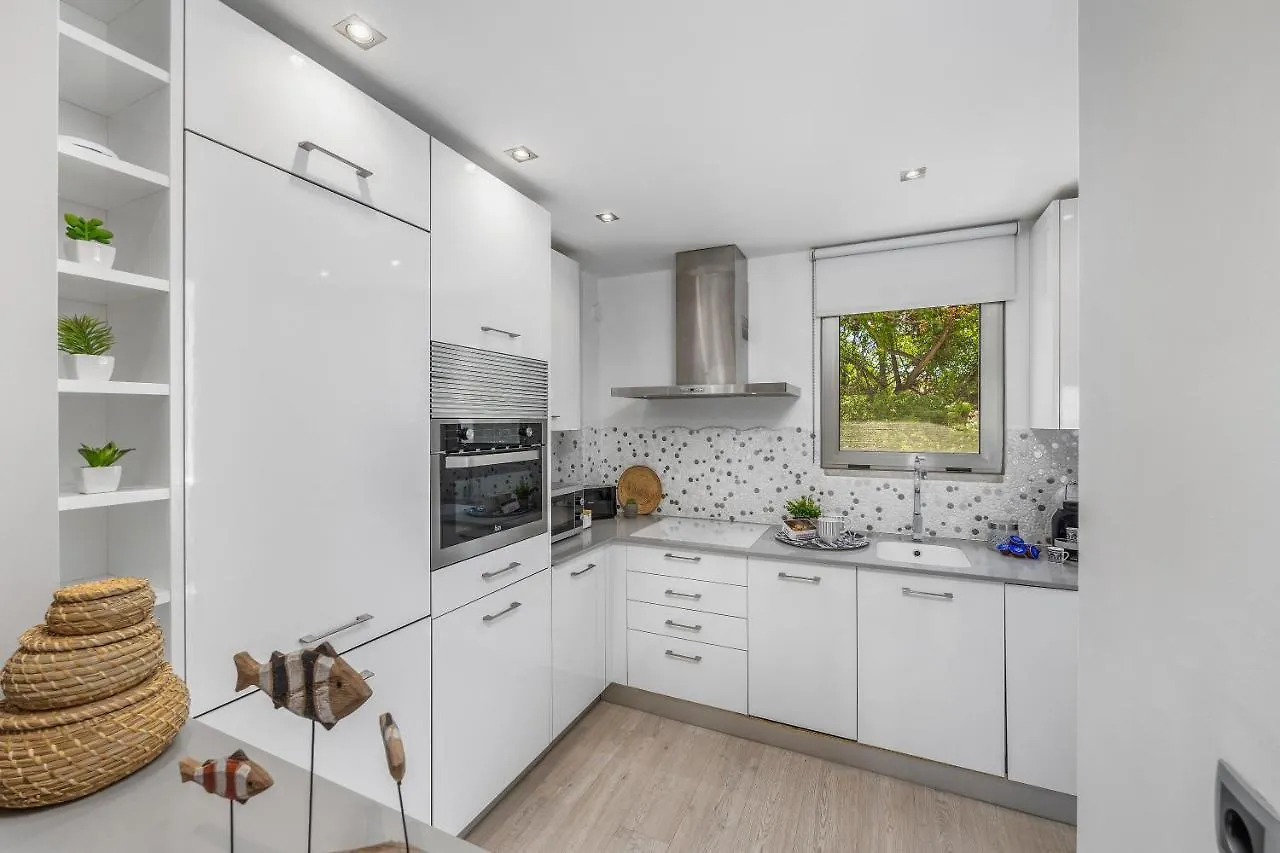 Renovated Vilamoura Penthouse Near Marina & Beach Appartement